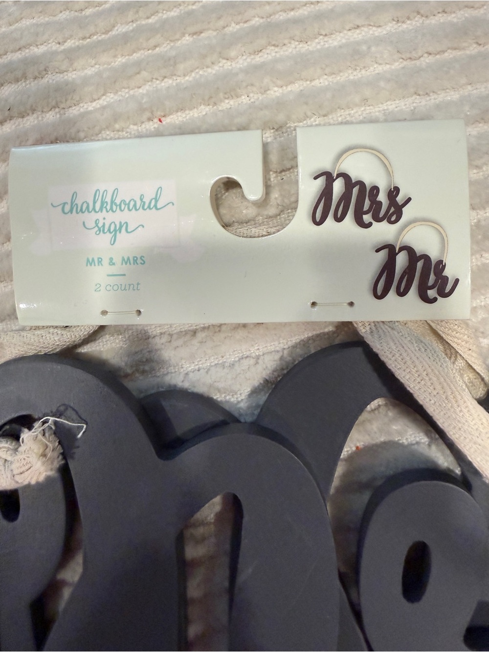NWT Chalkboard Mr & Mrs Hanging Wedding Signs Set Black Wood Script - Picture 3 of 6